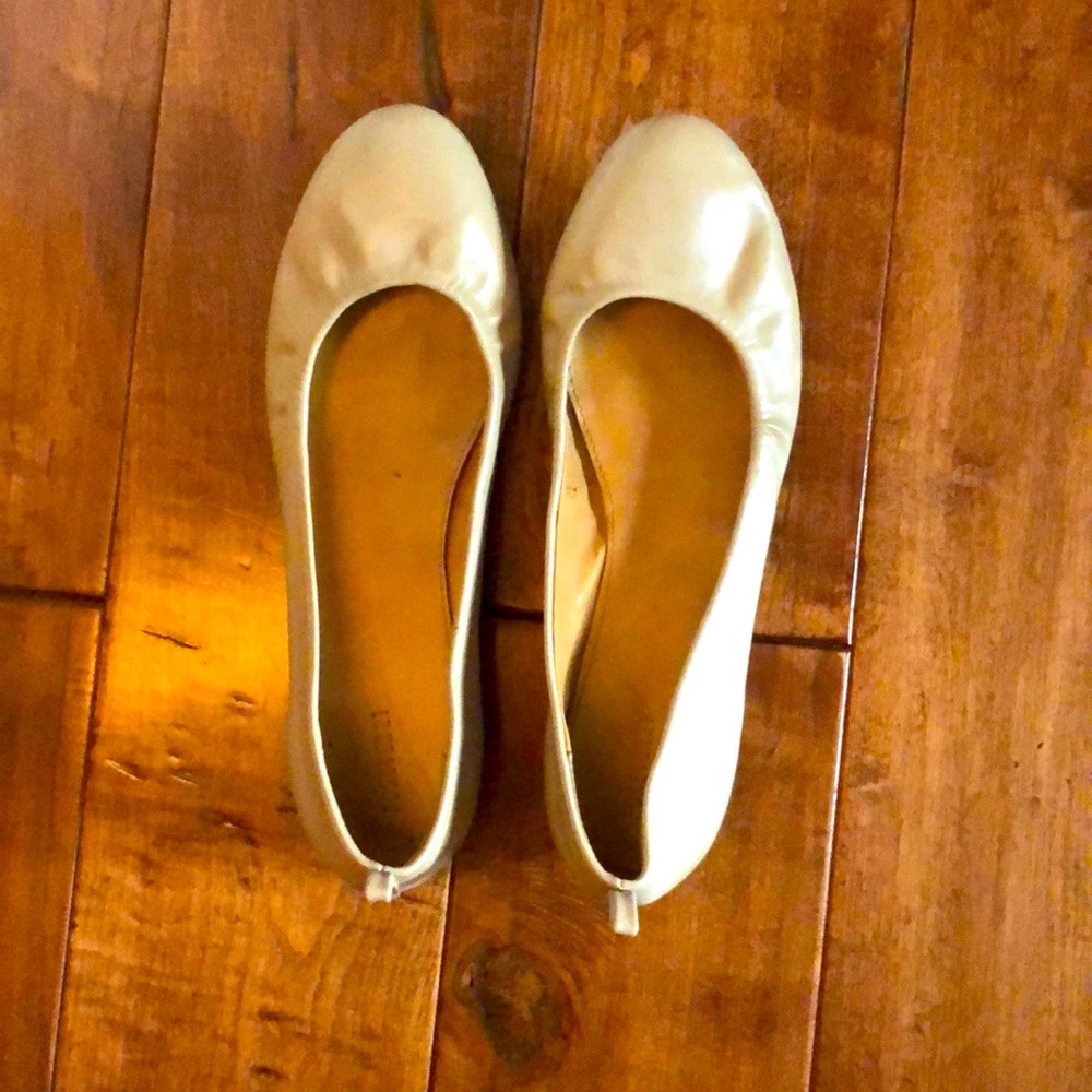 Tan flats